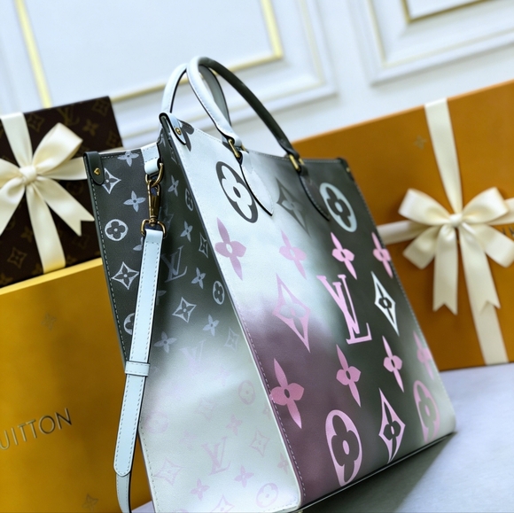 <AUTHENTIC>Louis Vuitton Onthego GM Bag - Picture 3 of 6